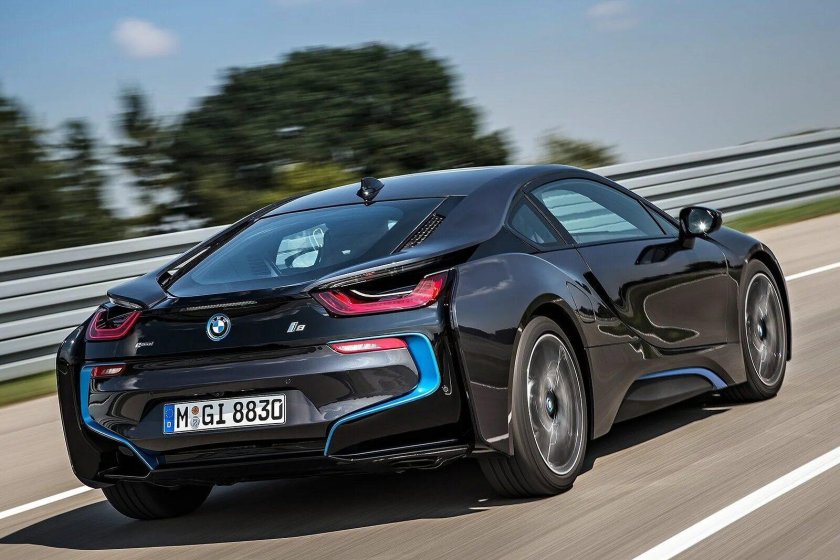 BMW спорткар i8