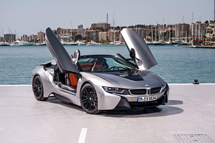 БМВ i8 Roadster