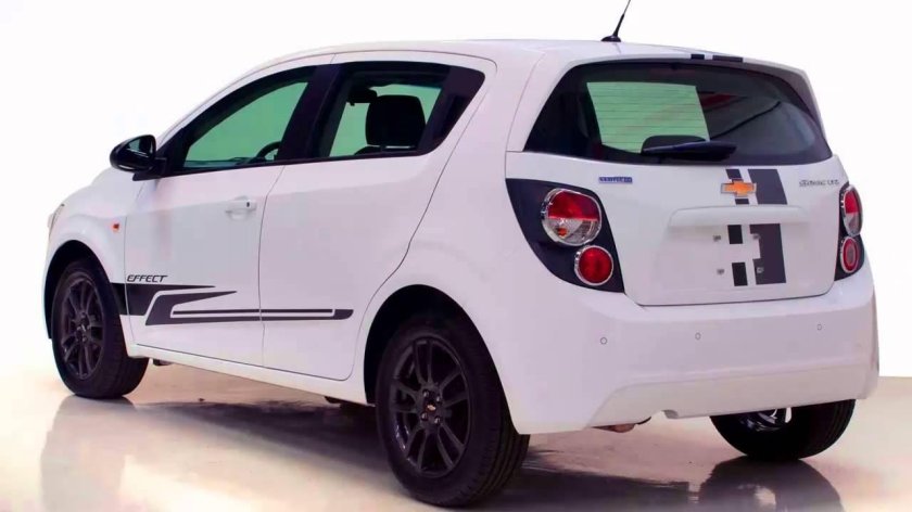 Chevrolet aveo t300 хэтчбек