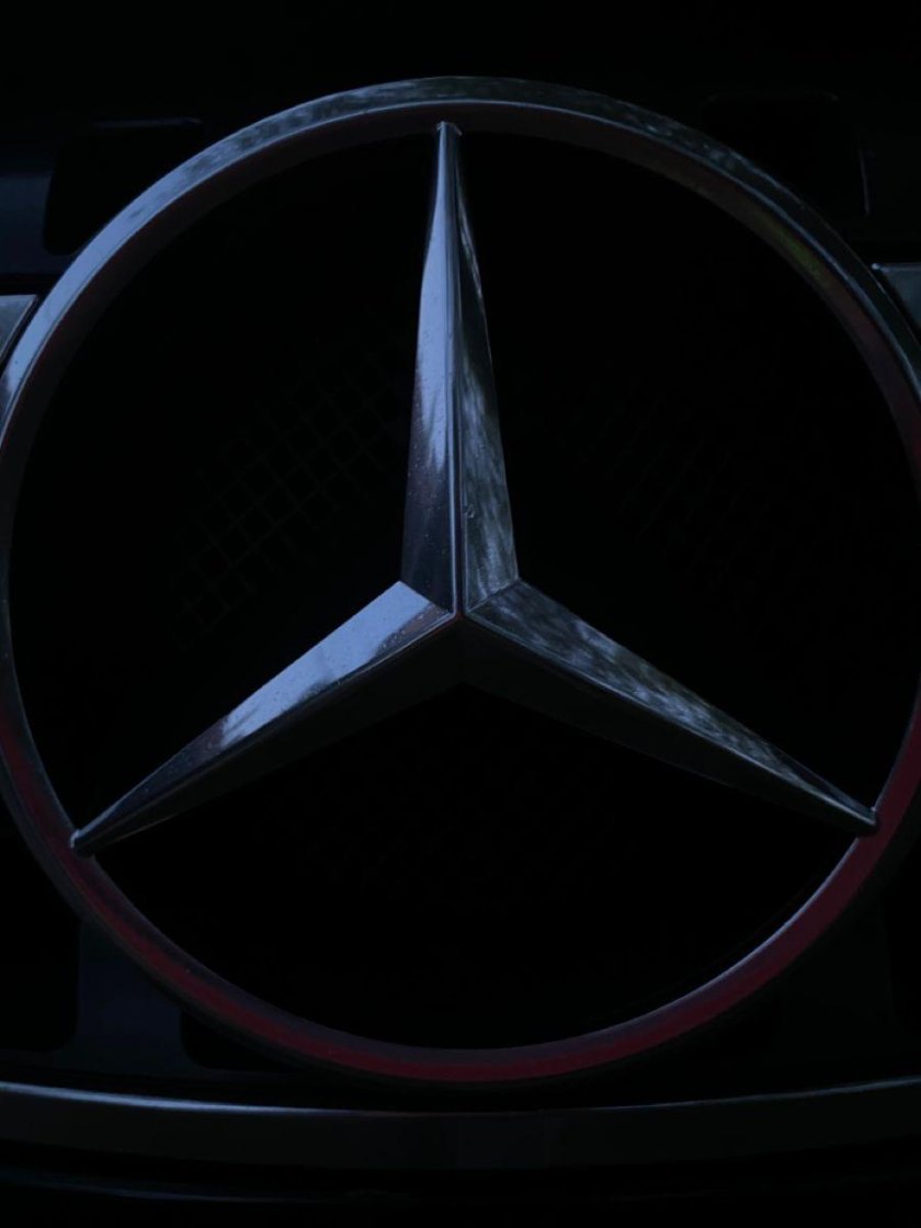 Логотип мерседес бенц