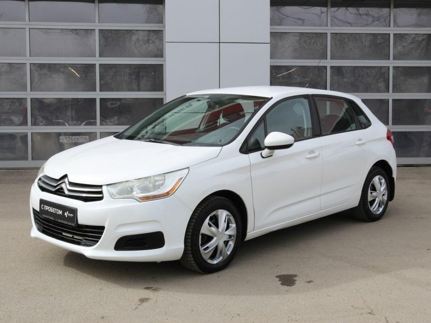 Ситроен с4 хэтчбек 2012 белый