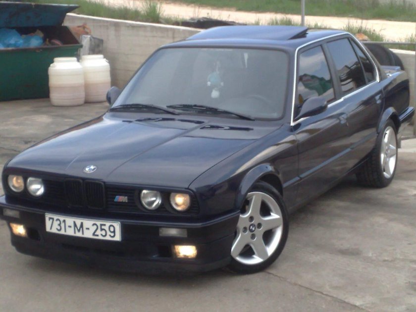 BMW 320i 1990