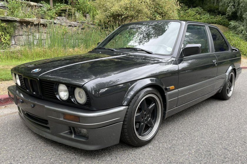 БМВ 320 1990