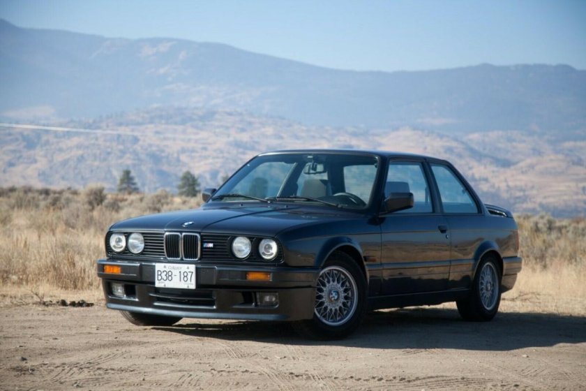 BMW 320 e30