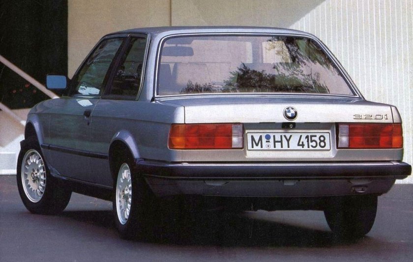 BMW e30 320i