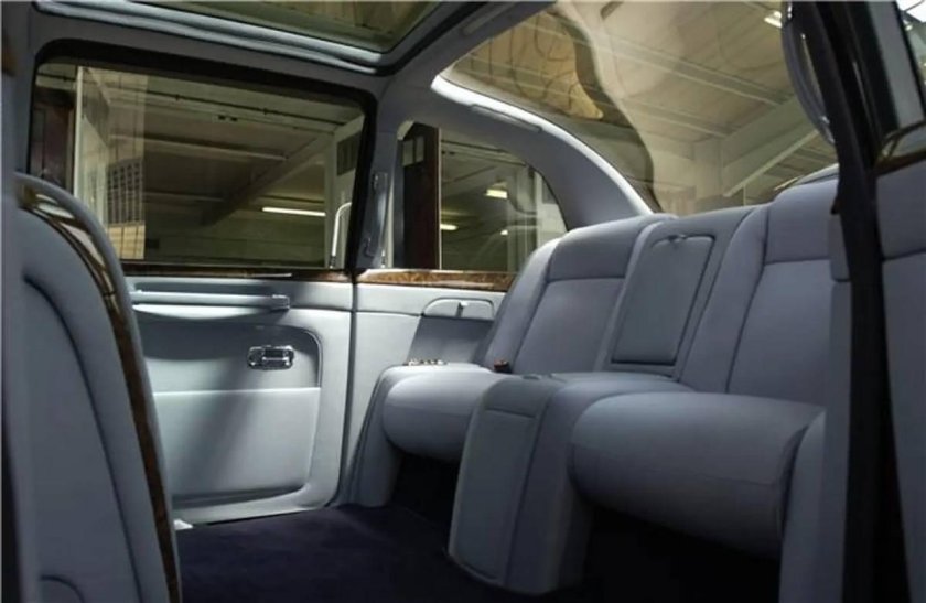 Bentley State Limousine салон