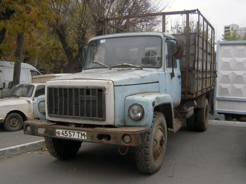 ГАЗ-3307 грузовой бортовой
