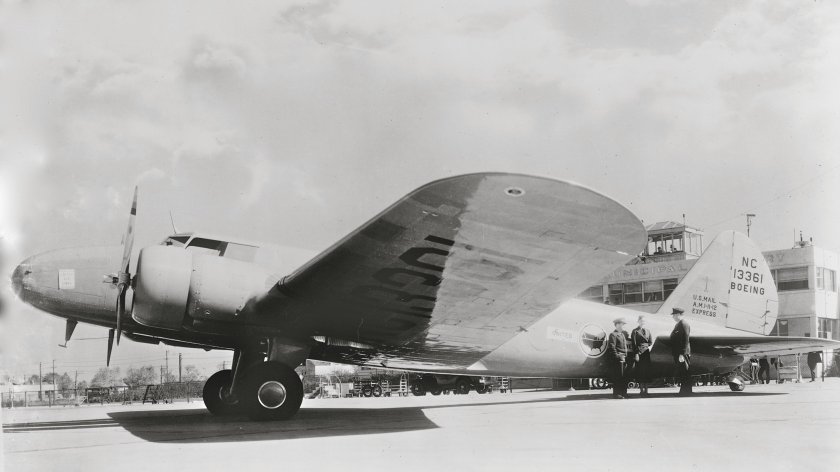 Самолет Боинг 247