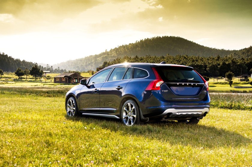 Вольво v60 2017