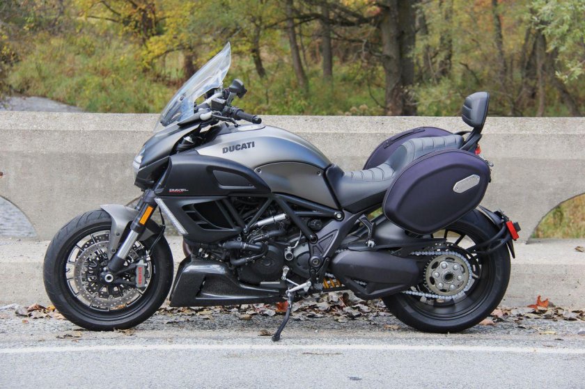 Ducati diavel carbon