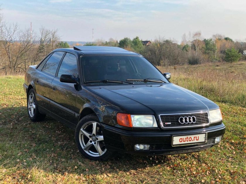 Ауди 100 черная