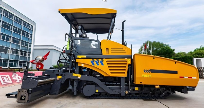 Асфальтоукладчик XCMG rp603