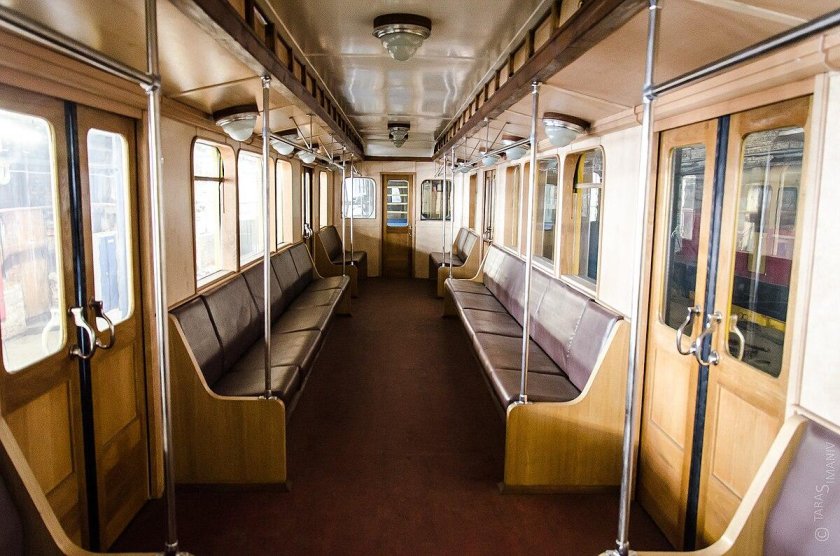 Метровагон 81-715