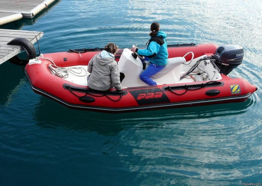 Лодка Зодиак 3.80 морская