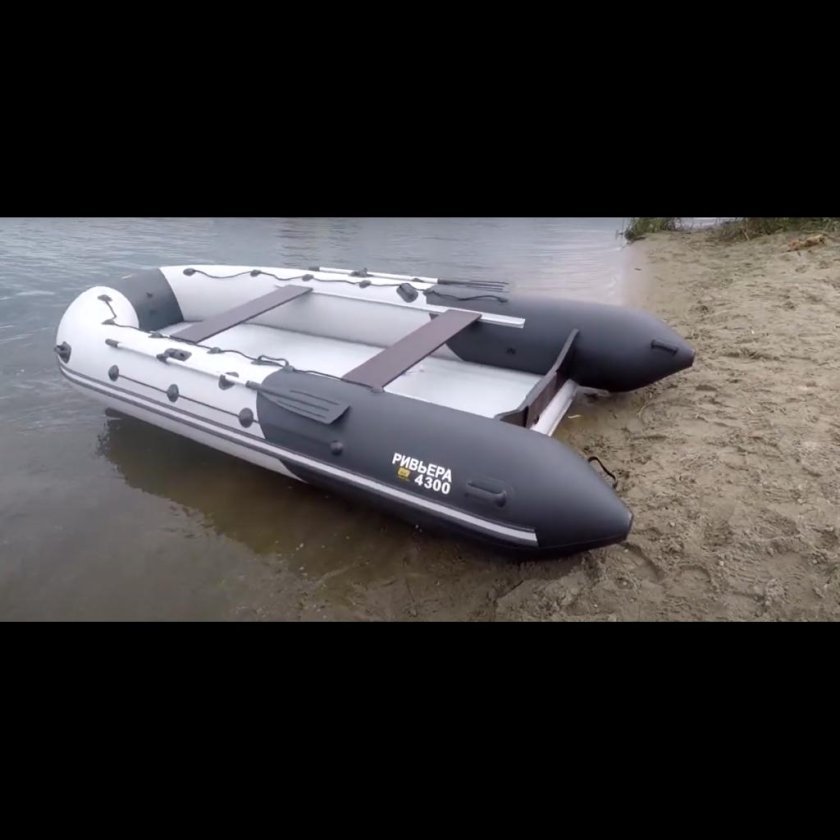 Лодка Ривьера 4300