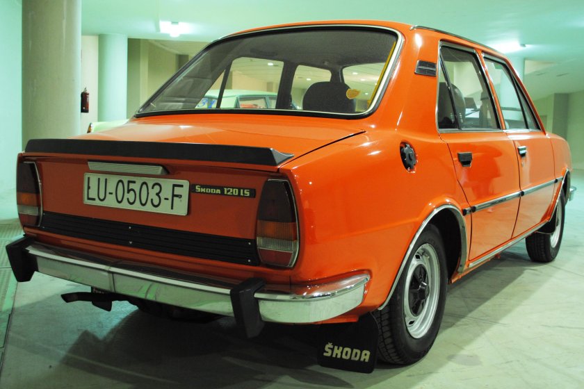Skoda 120