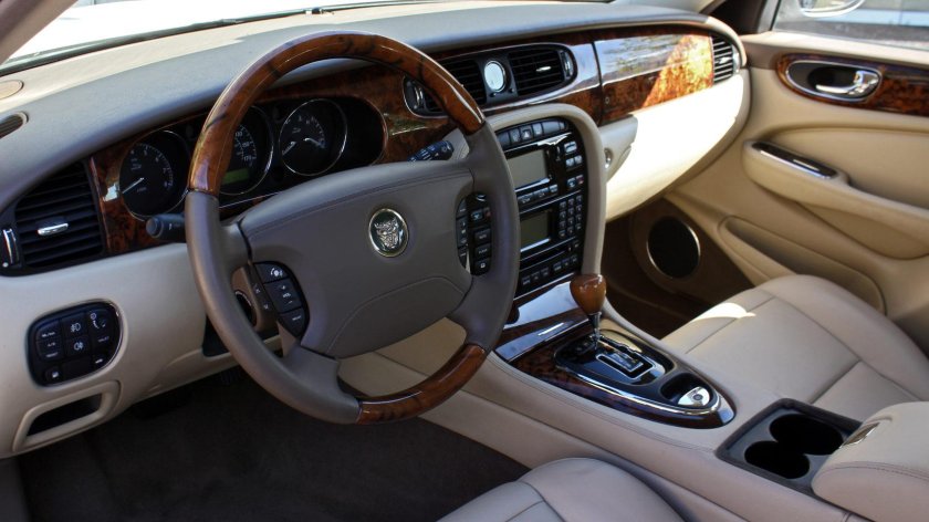 Jaguar XJ 2005 салон