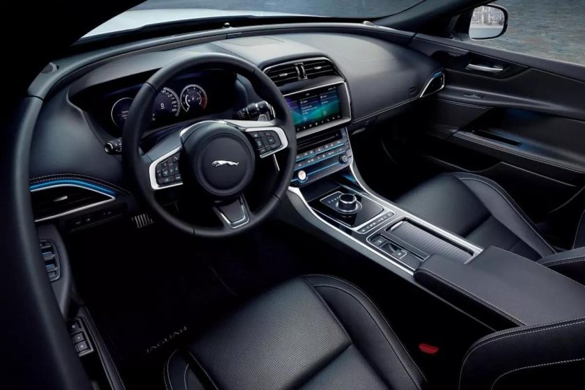 Jaguar xe 2018 салон