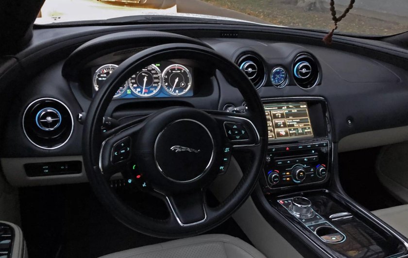 Ягуар XJ 2020 салон