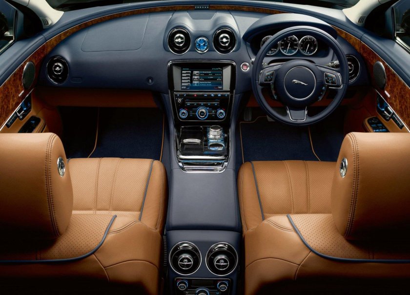 Jaguar XJ 2010 Interior
