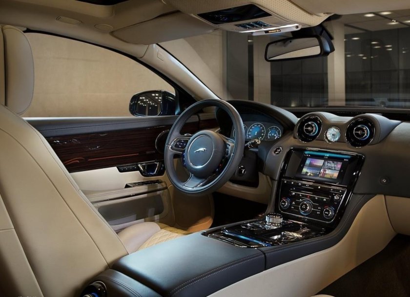 Ягуар XJ 2017 салон