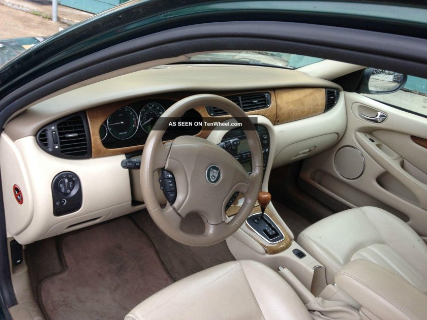 Ягуар Икс тайп салон