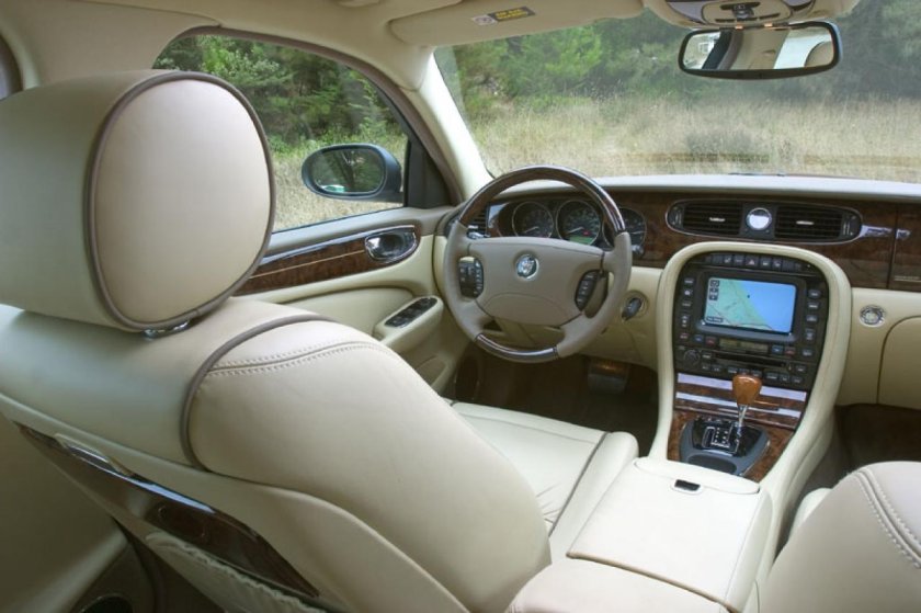 Jaguar XJ 2007 салон