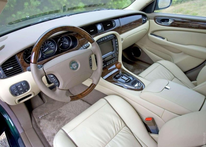 Jaguar XJ 2005 салон