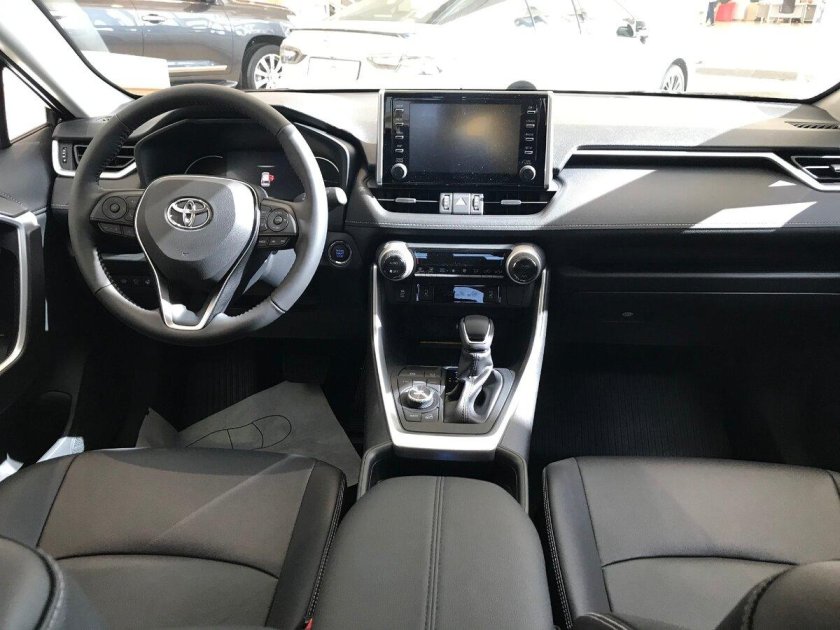 Новая тойота рав 4 2025