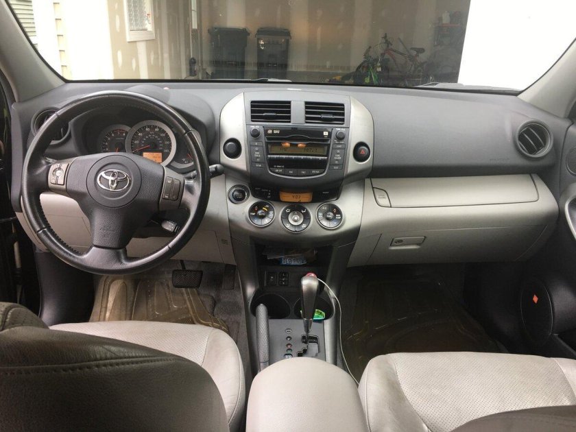 Toyota rav4 2010 салон