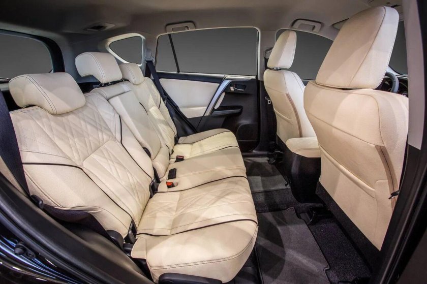 Тойота рав 4 светлый салон