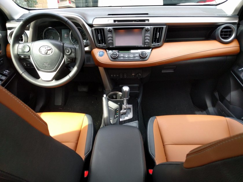 Тойота рав 4 салон