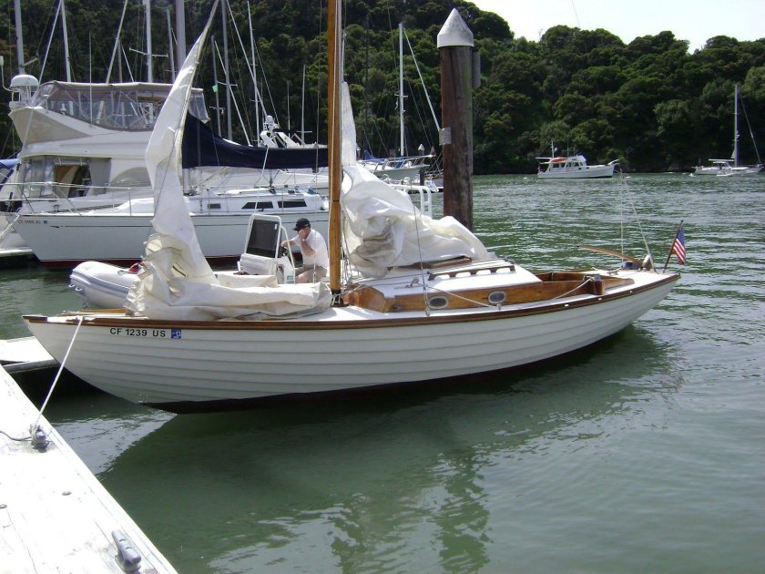 Парусная яхта Фолькбот