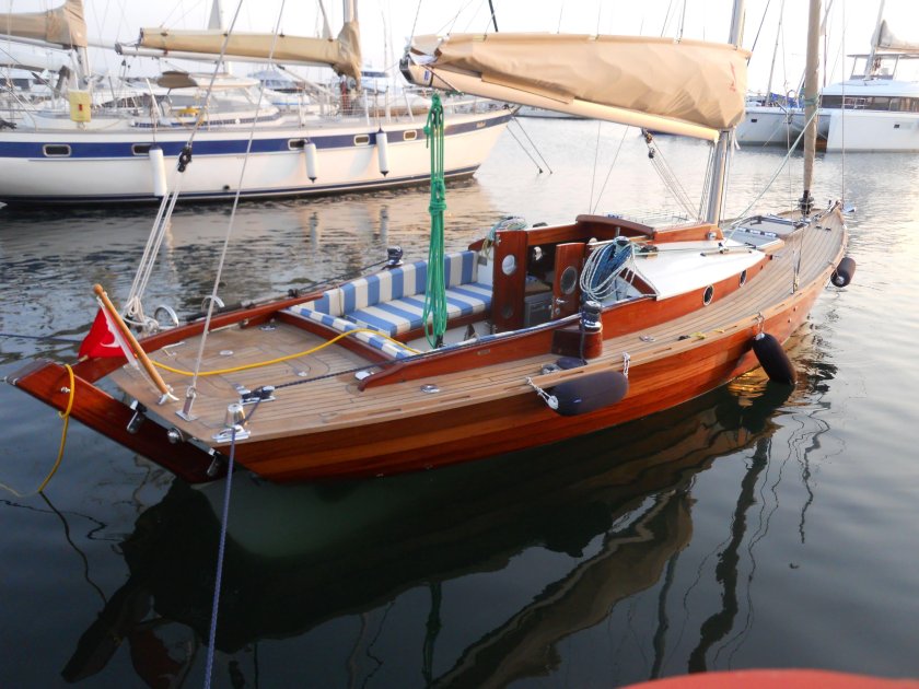 Парусная яхта