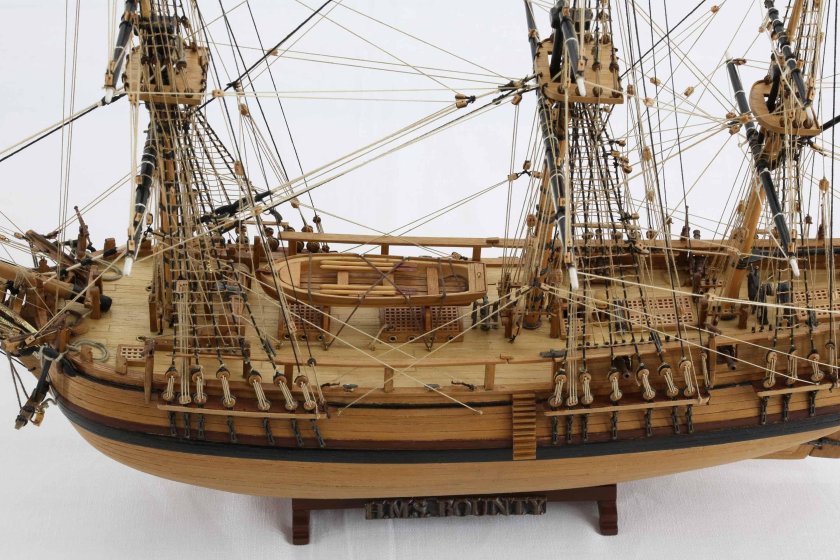 Сборная модель HMS Bounty