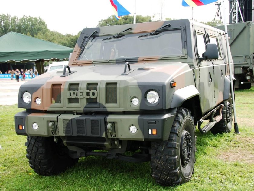 Бронеавтомобиль Iveco LMV