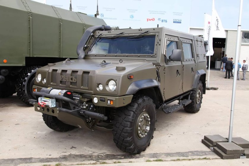 Бронеавтомобиль Iveco LMV
