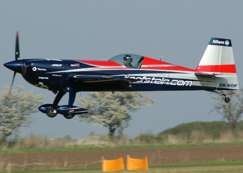 Extra 330sc