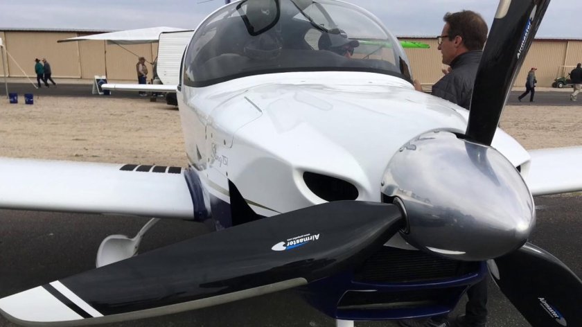 Самолет Cirrus sr22