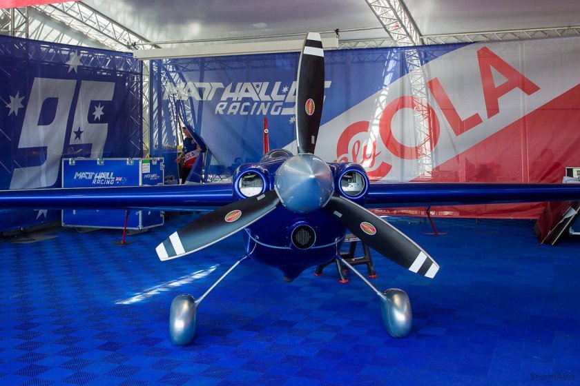 Спортивный самолет Edge 540