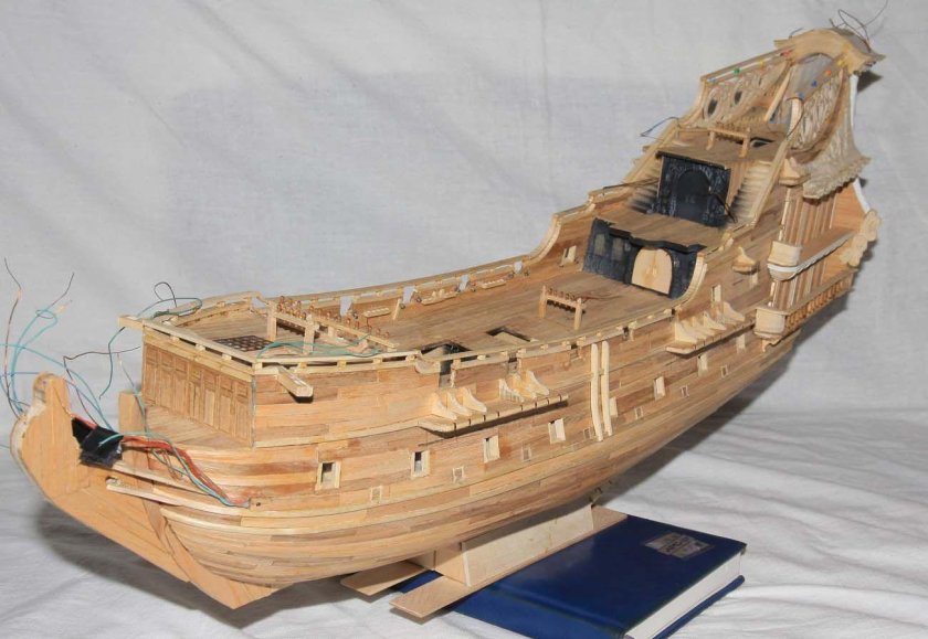 Деревянный корабль