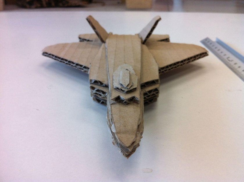 Самолет из картона