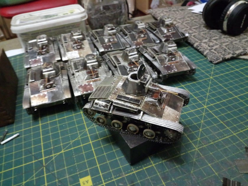 Модель танка из жести