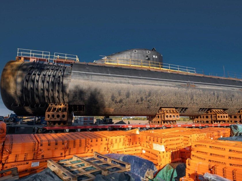 Подводная лодка Ленинский комсомол в Кронштадте