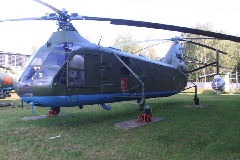 Як 24 и Чинук