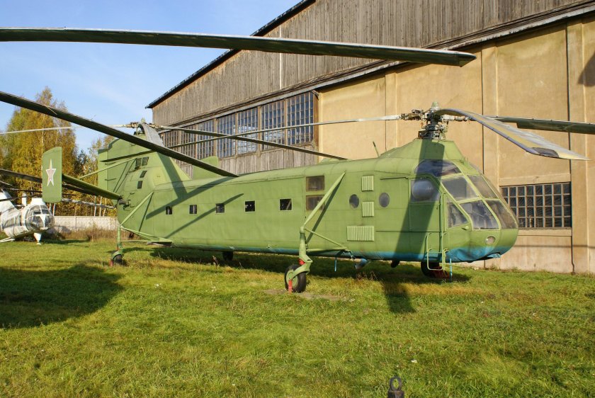 Двухвинтовой вертолёт ми-12