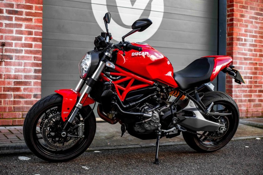 Ducati monster 1200 s