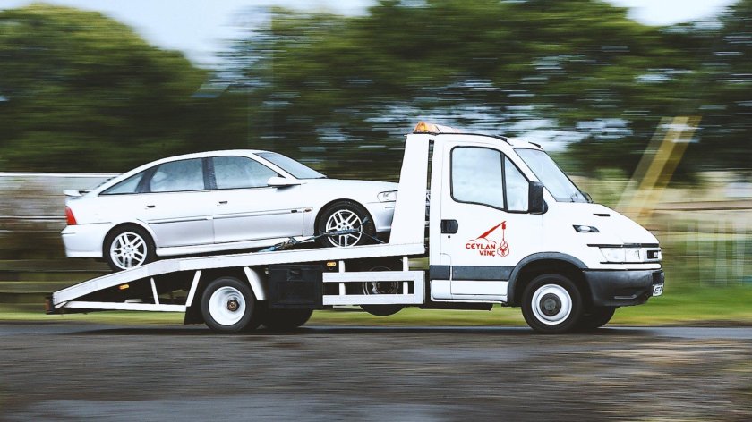 Эвакуатор Mercedes Sprinter