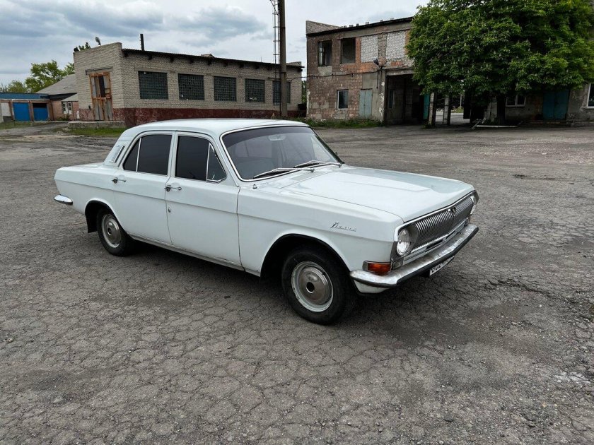 ГАЗ 24 белая