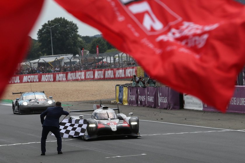 Ле ман 24 часа русский флаг